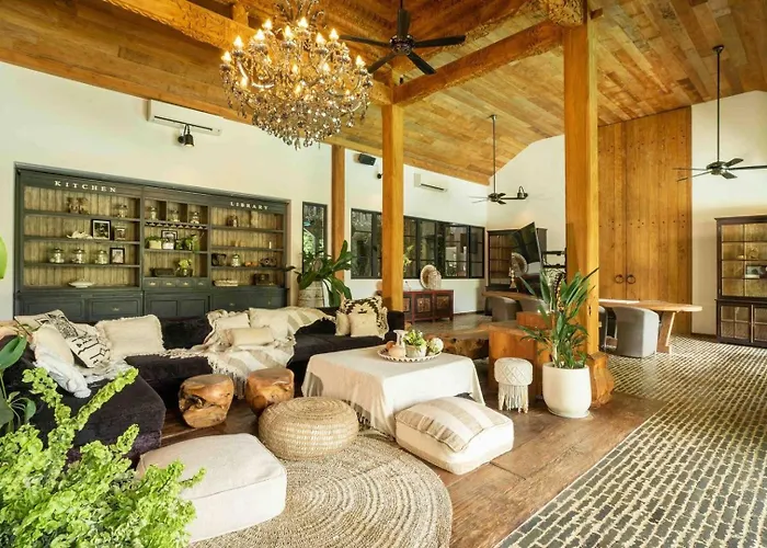 Tropical Escape In Villa Canggu