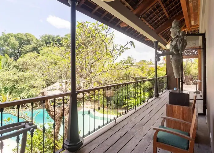 Tropical Escape In *
